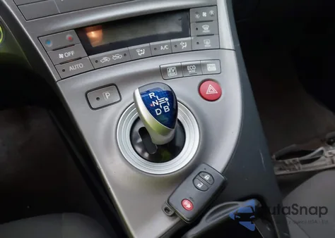 2015 Toyota Prius Three z USA, uszkodzony, nr VIN JTDKN3DU1F0456171